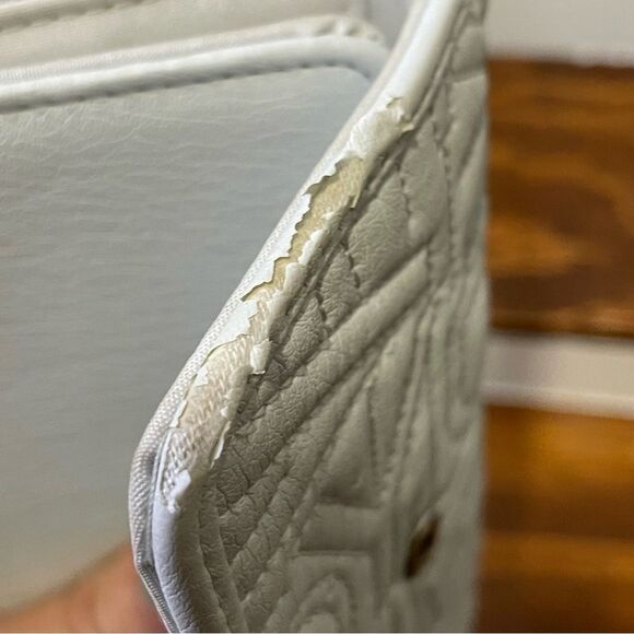 Playboy Quilted Stitched Logo Letters Wallet White With Silver Hardware Detail - Picture 11 of 15